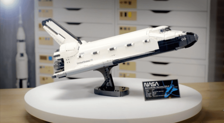 LEGO NASA Space Shuttle Discovery